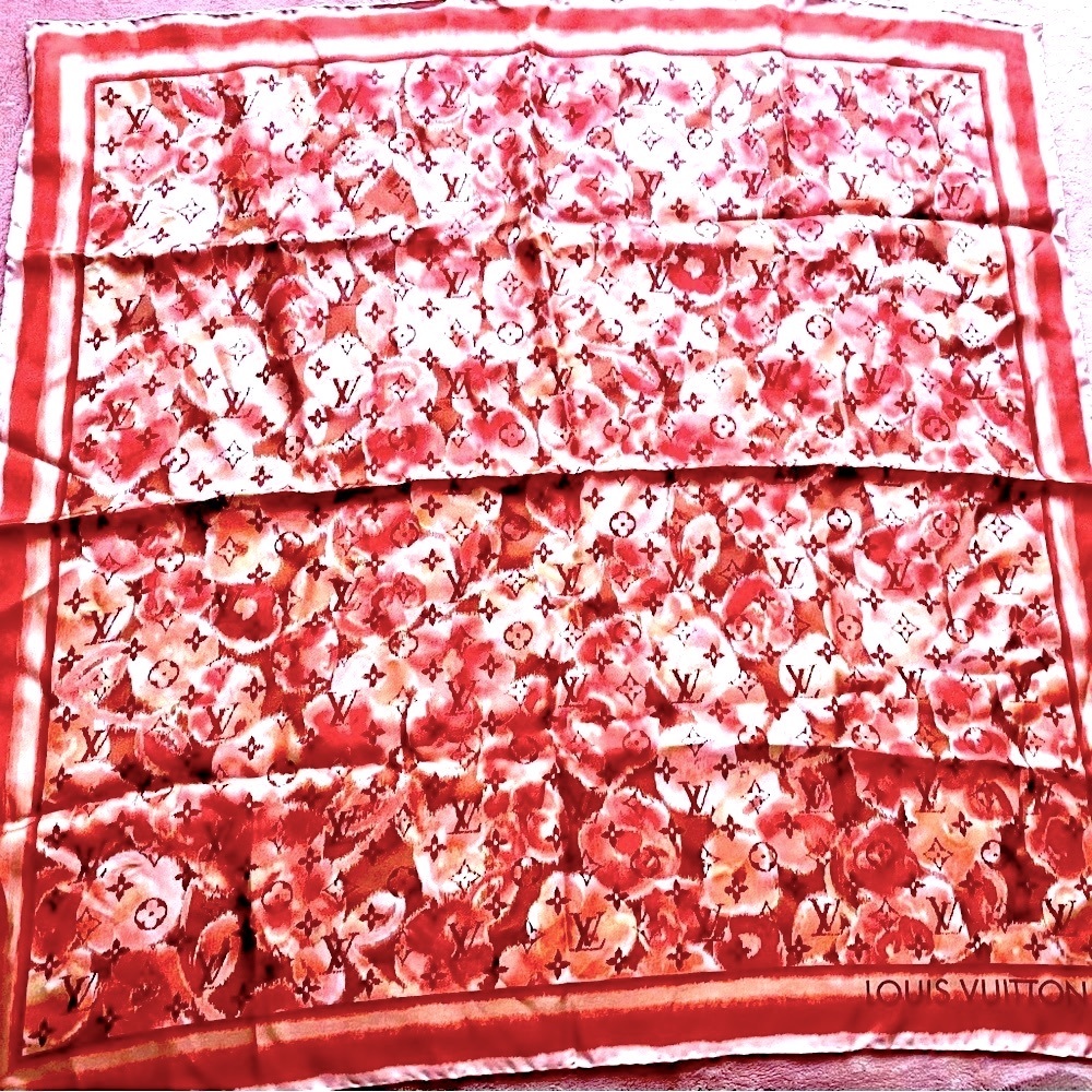 Louis Vuitton Paris silk 🧣 NWOT Pink 💯 Silk Scarf - Picture 2 of 6